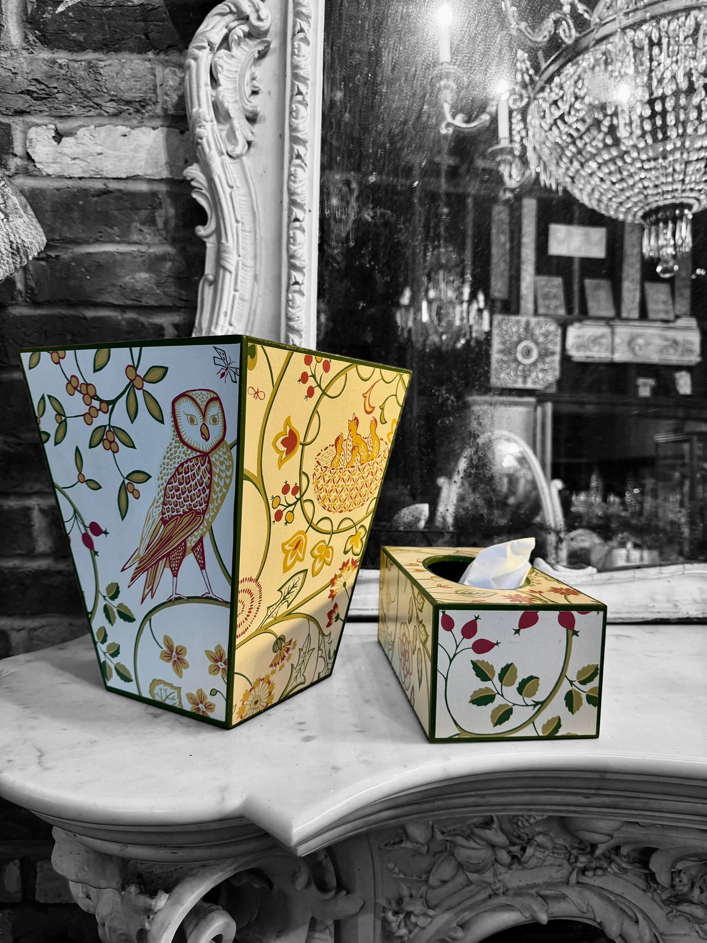 Nottingham - Matching set - Waste paper bin and square or rectangle tissue box cover - Decoupage in William Morris Newill by Morris & Co