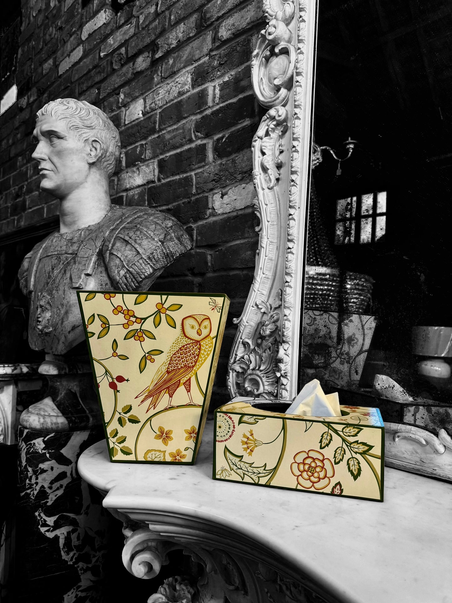 Nottingham - Matching set - Waste paper bin and square or rectangle tissue box cover - Decoupage in William Morris Newill by Morris & Co