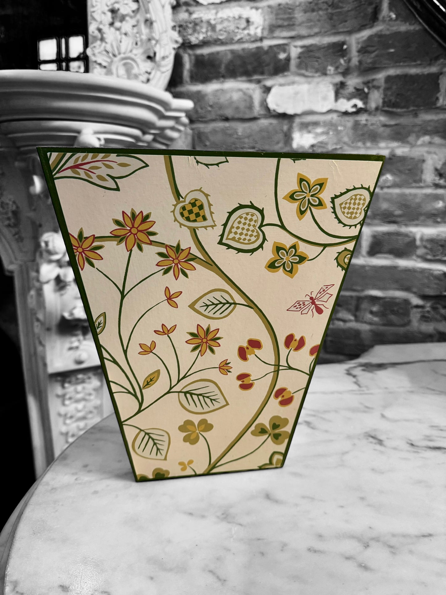 Nottingham - Matching set - Waste paper bin and square or rectangle tissue box cover - Decoupage in William Morris Newill by Morris & Co