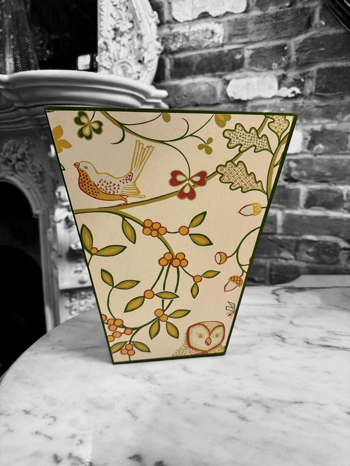 Nottingham - Matching set - Waste paper bin and square or rectangle tissue box cover - Decoupage in William Morris Newill by Morris & Co