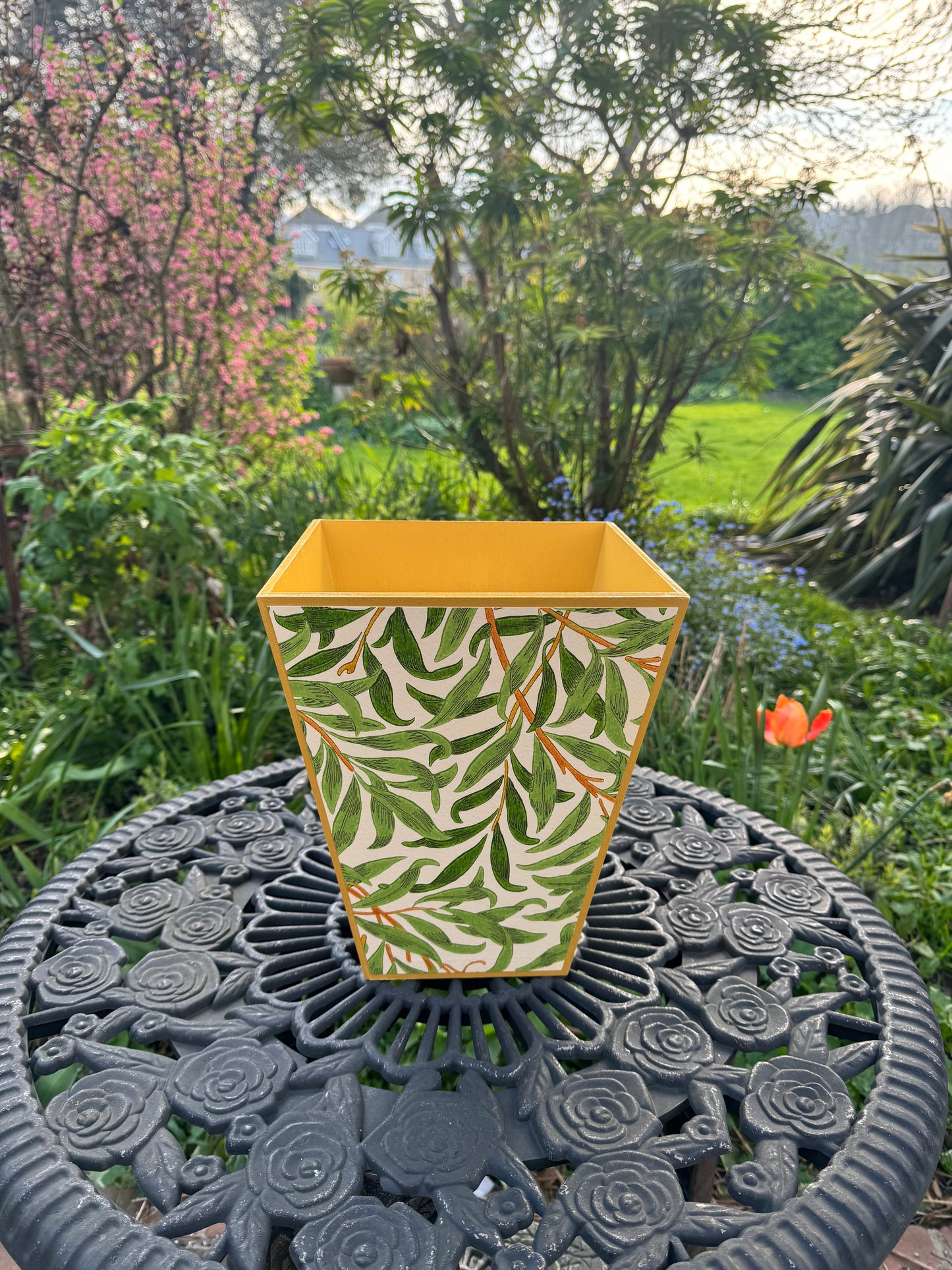 BROADSTAIRS -  Waste paper bin - Decoupage in Willow Boughs Cornubia/Morris & Co X Ben Pentreath in Green colour way.