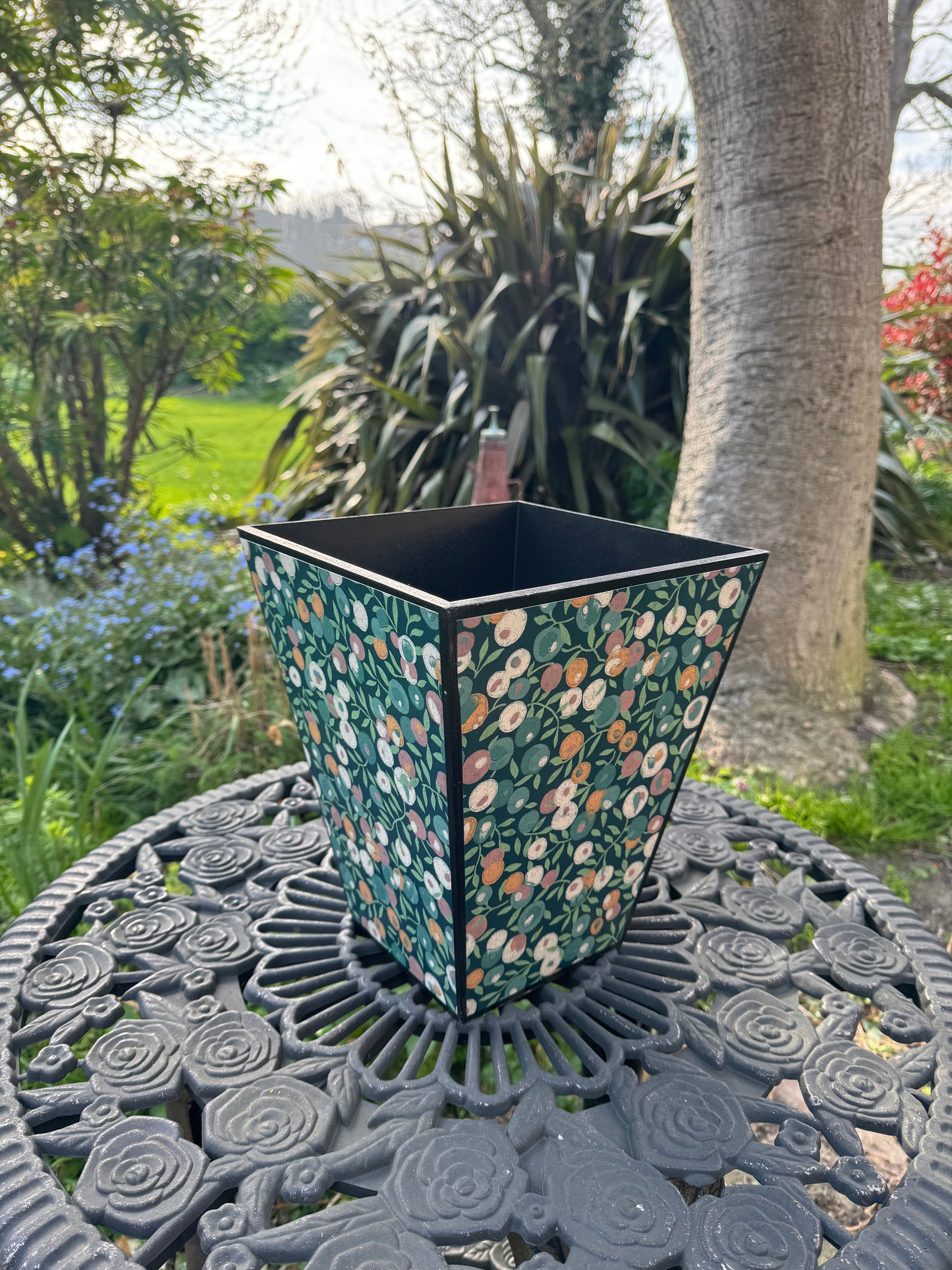 CARNABY - Waste paper bin & rectangle tissue box cover - Decoupage in Liberty London/Wiltshire in Lechen colourway.