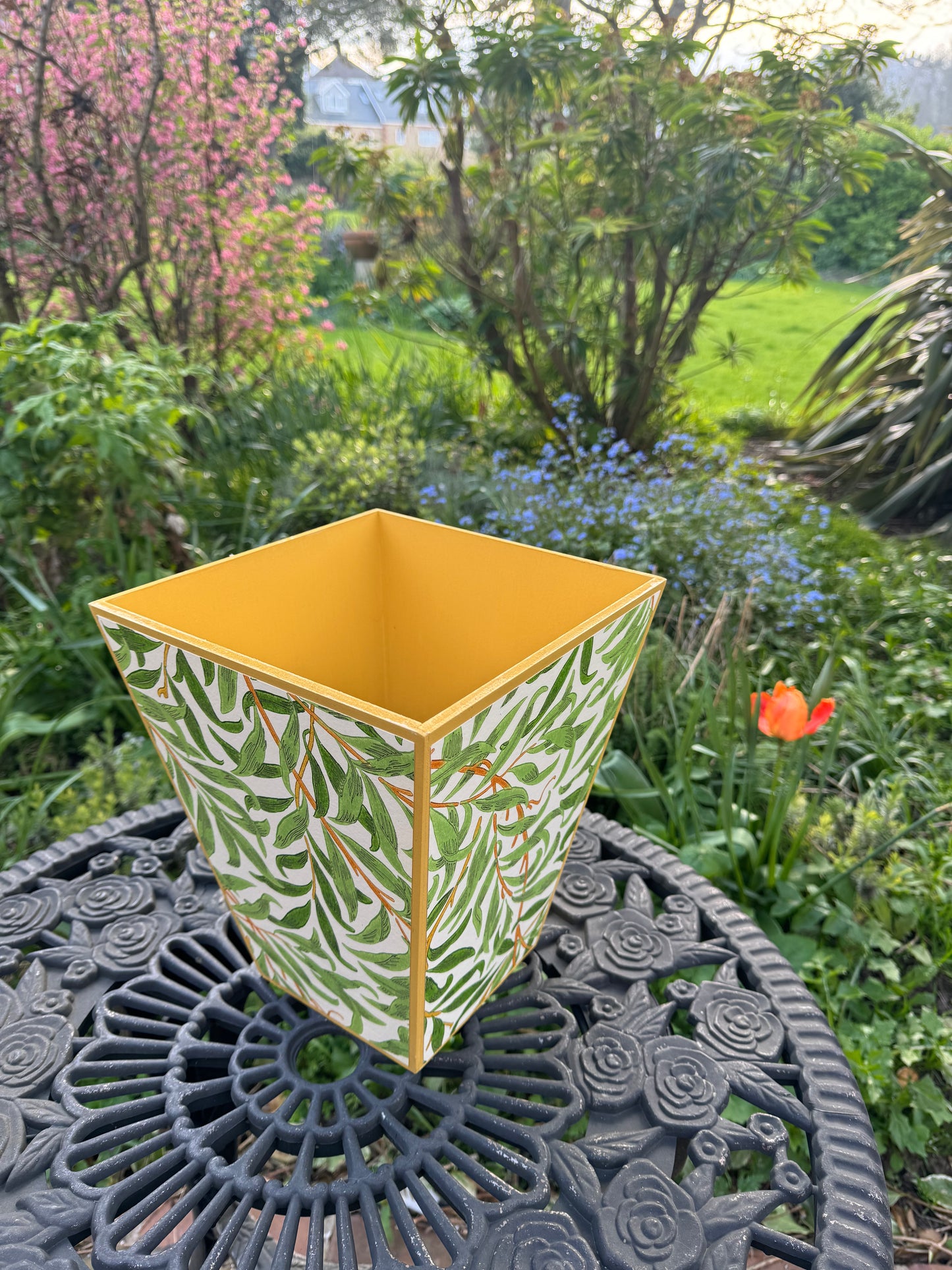 BROADSTAIRS -  Waste paper bin - Decoupage in Willow Boughs Cornubia/Morris & Co X Ben Pentreath in Green colour way.