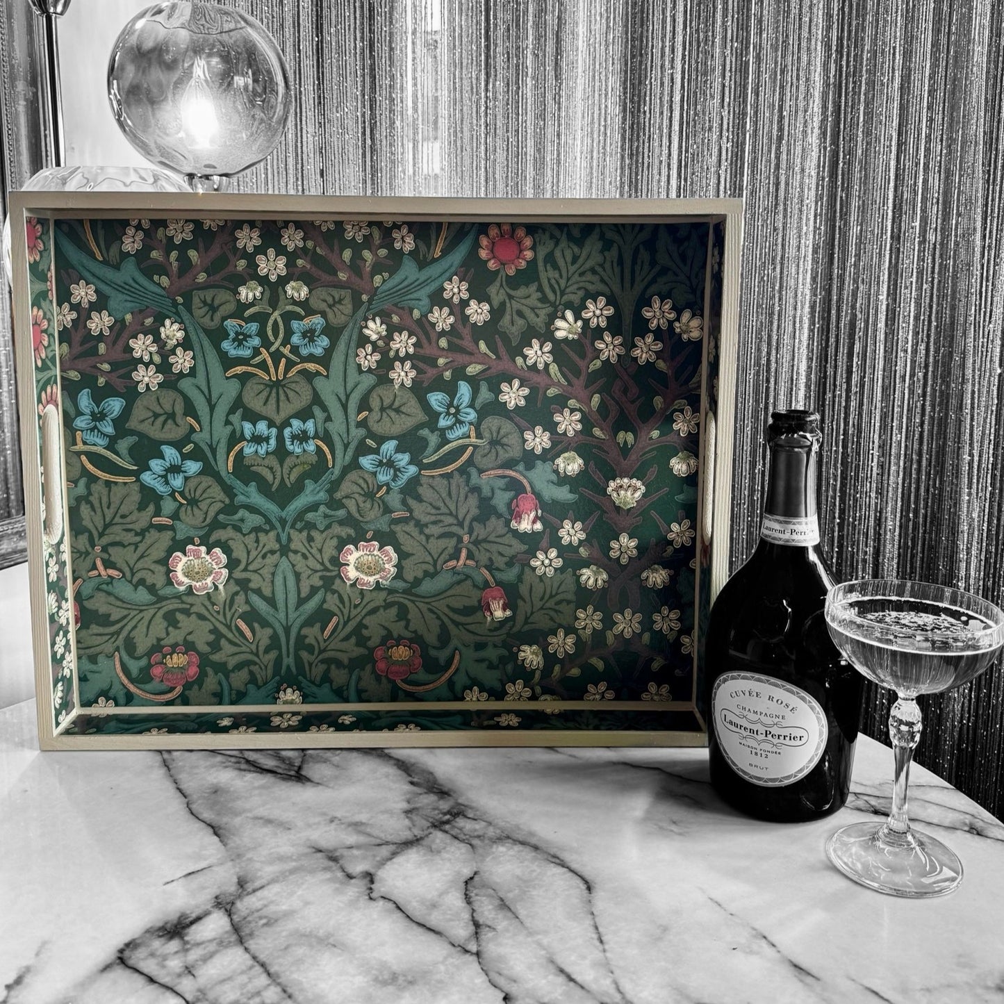 MARYLEBONE - Tray in 4 x sizes - Decoupage in Blackthorn Archive/Morris&Co in green/red colourway.