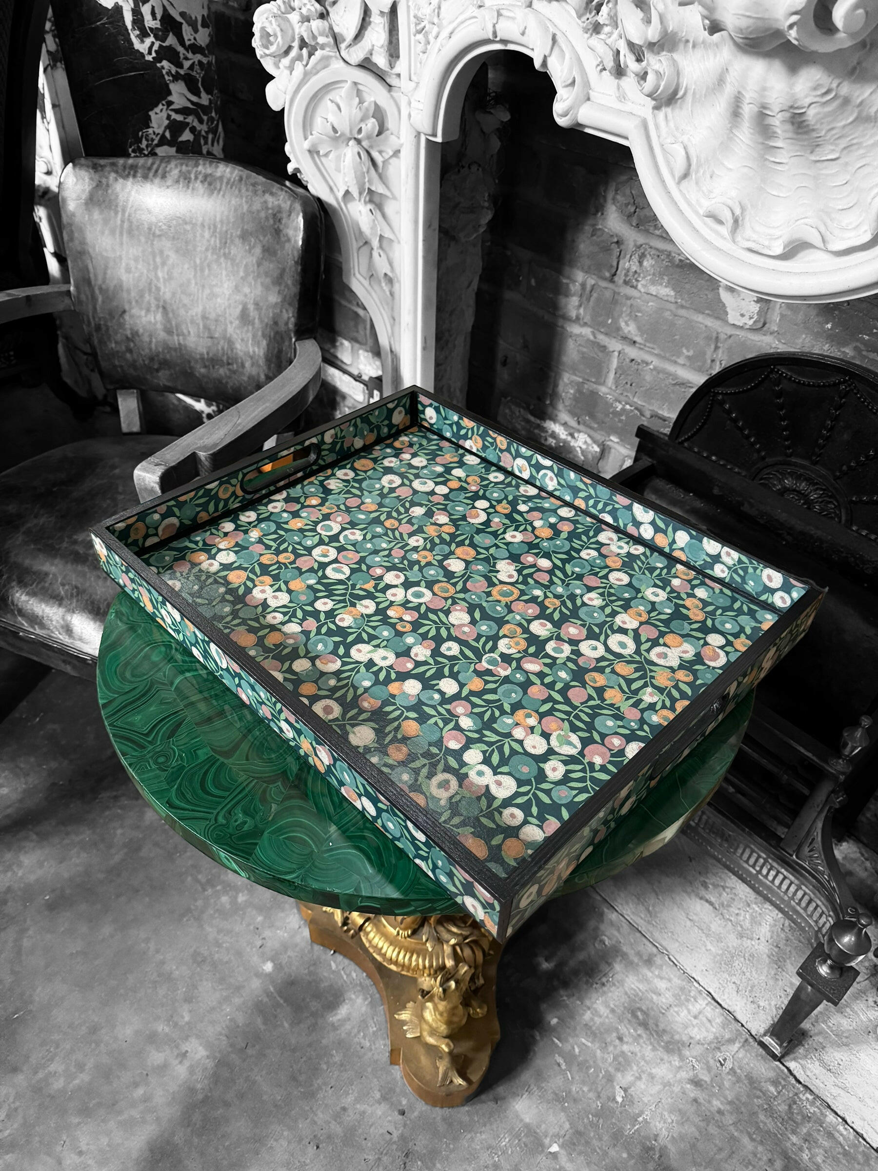 CARNABY - Tray in 4 x sizes - Decoupage in the iconic Liberty of London Wiltshire print tray.