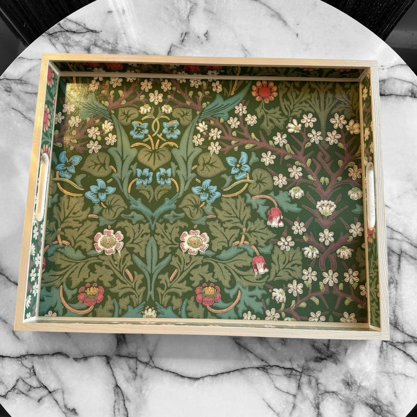 MARYLEBONE - Tray in 4 x sizes - Decoupage in Blackthorn Archive/Morris&Co in green/red colourway.