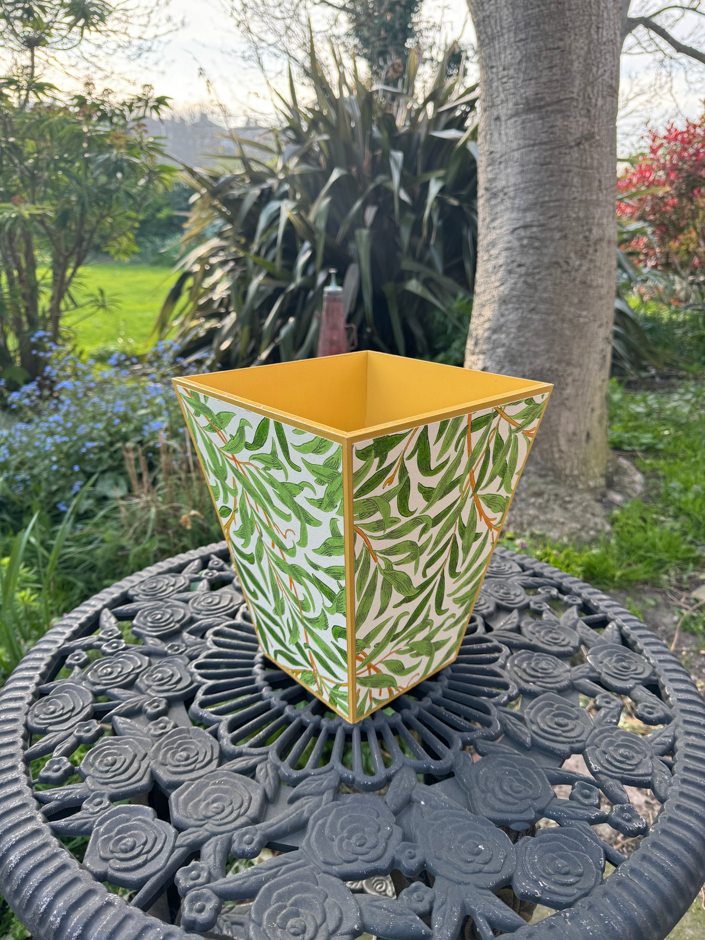 BROADSTAIRS -  Waste paper bin - Decoupage in Willow Boughs Cornubia/Morris & Co X Ben Pentreath in Green colour way.