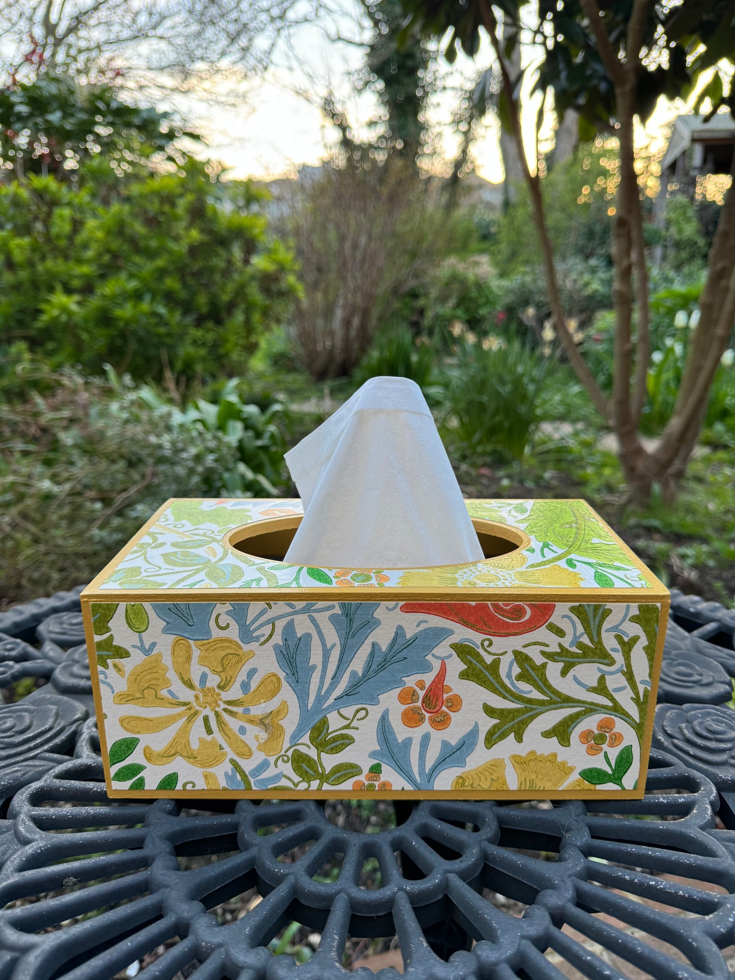 HAMPTON **LIMITED EDITION** Rectangle tissue box cover - Decoupage Compton Spring/Cornubia/Ben Pentreath/Morris & Co.