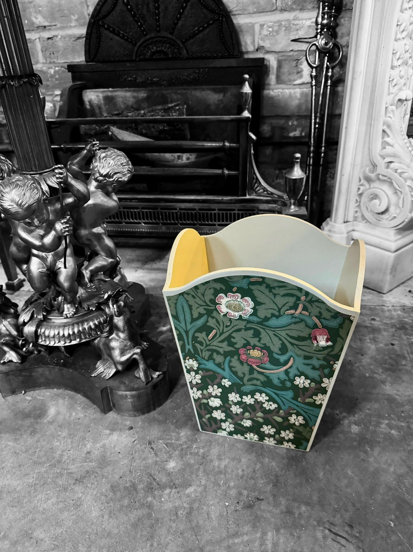 MARYLEBONE - waste paper bin - Decoupage in Blackthorn/Morris & Co in green colourway.