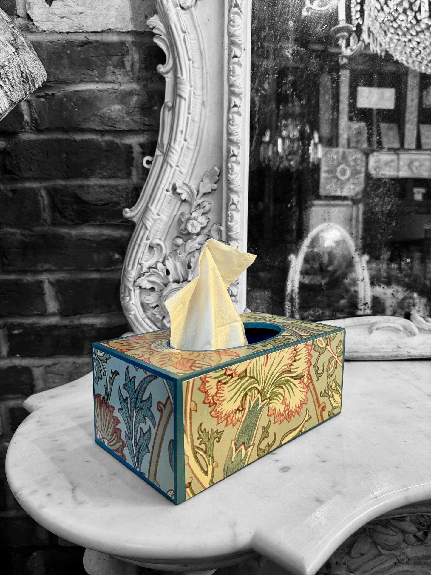 KENSINGTON **LIMITED EDITION** Rectangle tissue box cover - Decoupage in Pink and Rose Morris & Co in Eggshell/Rose colour way.